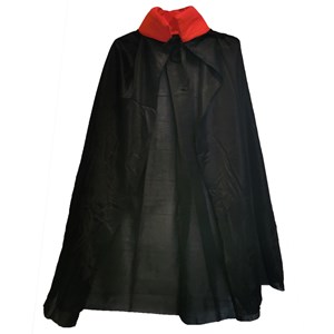 Imagen de Capa negra con cuello rojo, en bolsa