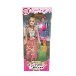 Imagen de Muñeca con vestido y accesorios, en caja