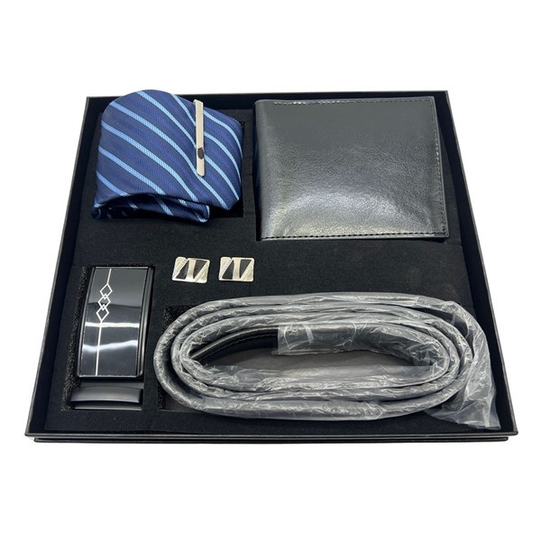Imagen de Billetera de caballero con cinturón, corbata, gemelos, en caja