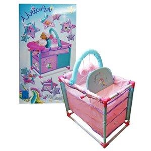 Imagen de Practicuna para muñeca, de metal con accesorios, en caja