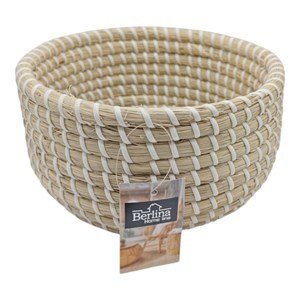 Imagen de Cesta redonda de fibras naturales, junco de agua