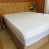 Imagen de Protector de colchón FIBRASCA, de poliéster, impermeable ajustable, 2 plazas, en bolsa