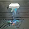 Imagen de Lámpara led medusa, mueve los tentáculos y cambia de color, recarga USB, en caja, varios colores