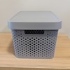 Imagen de Caja organizadora de plástico con tapa calada 17L, GRIS