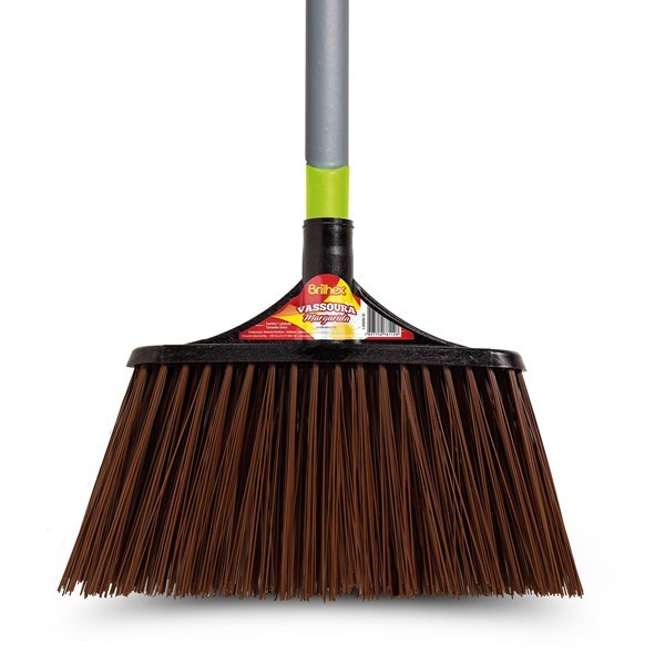 Imagen de Escoba para uso exterior con mango de madera, BRILHEX