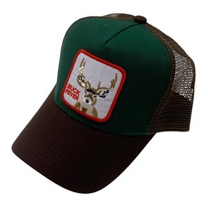 Imagen de Gorro de visera con aplique, varios colores