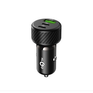 Imagen de Cargador para auto, 3 entradas, USB-C y USB-A, carga rápida, 120W, KLGO, en caja