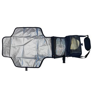 Imagen de Cambiador para bebé plegable, con bolso chico desmontable, con bolsillos interiores y exteriores con cierre, poliéster y PVC, 2 colores
