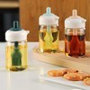 Imagen de Condimentero de vidrio, con pincel para aceite o salsas, en caja