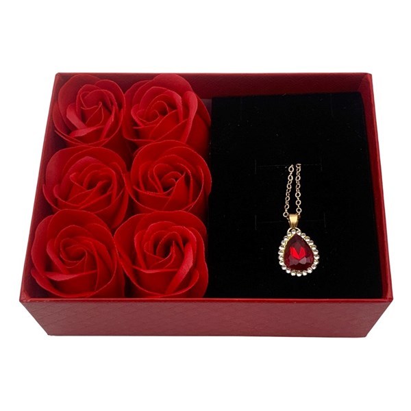 Imagen de Collar con dije, en caja